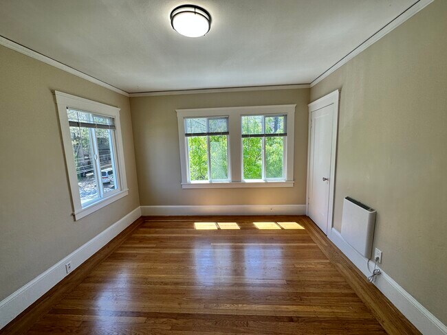 Building Photo - 778 61st St