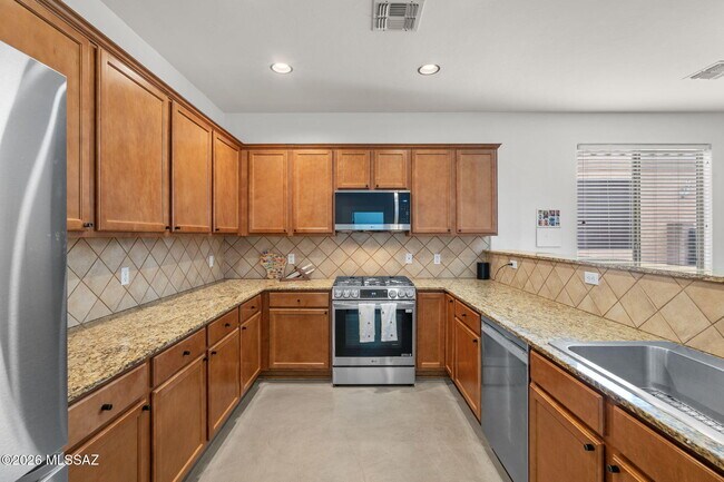 Building Photo - 2256 E Stone Stable Dr