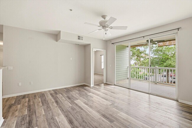 Building Photo - 2801 Chancellorsville Dr