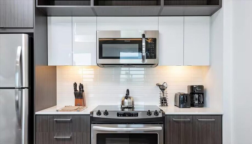 Building Photo - 11911 Freedom Dr