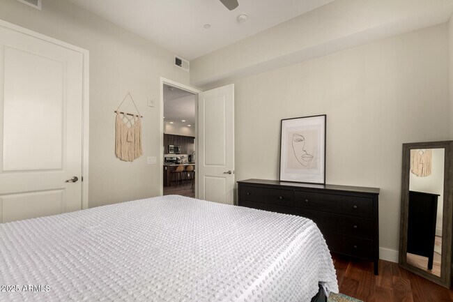 Building Photo - 7300 E Earll Dr