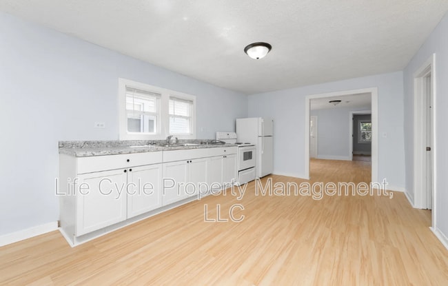 Building Photo - 1044 Muskegon Ave NW