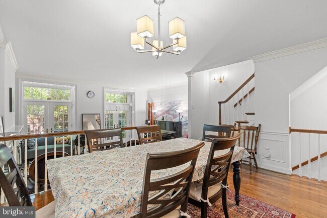 Building Photo - 4422 Westover Pl NW