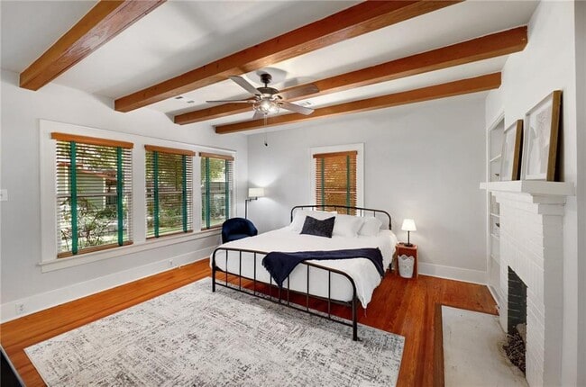 Building Photo - 1604 S Main St