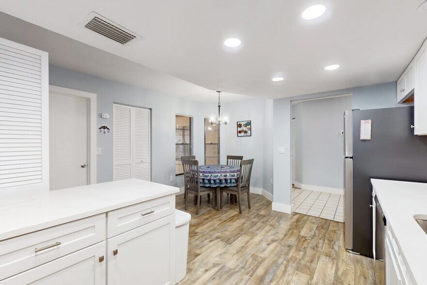 Building Photo - 3755 Pinecone Ct