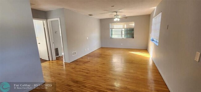 Building Photo - 6220 SW 41st Ct