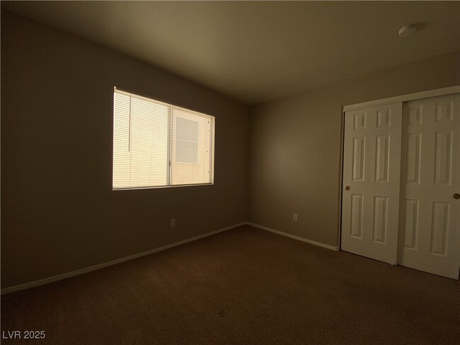 Building Photo - 9848 Double Rock Dr
