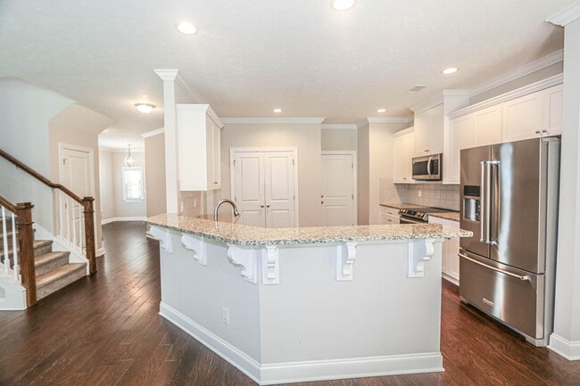 Building Photo - 987 Glenhaven Dr