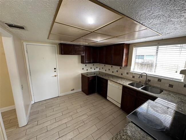 Building Photo - 17107 Bougainvilla Ln