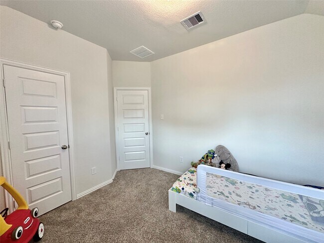 Building Photo - 5340 Camerford Ct