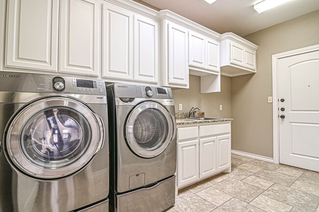 Building Photo - 4304 Saltillo Ct