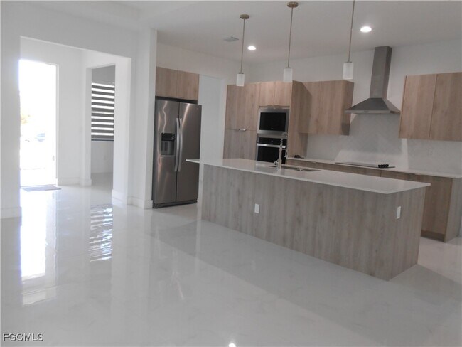 Building Photo - 6033 Kumquat Cir