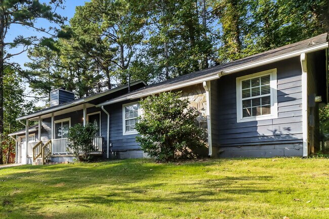 Building Photo - 5539 Hall Cir