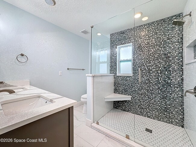 Building Photo - 1707 Shore Dr