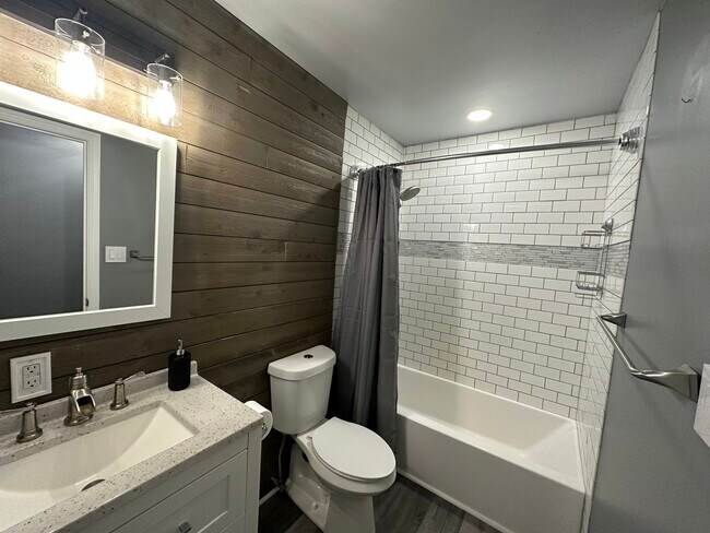 Building Photo - 9576 Maryus Rd