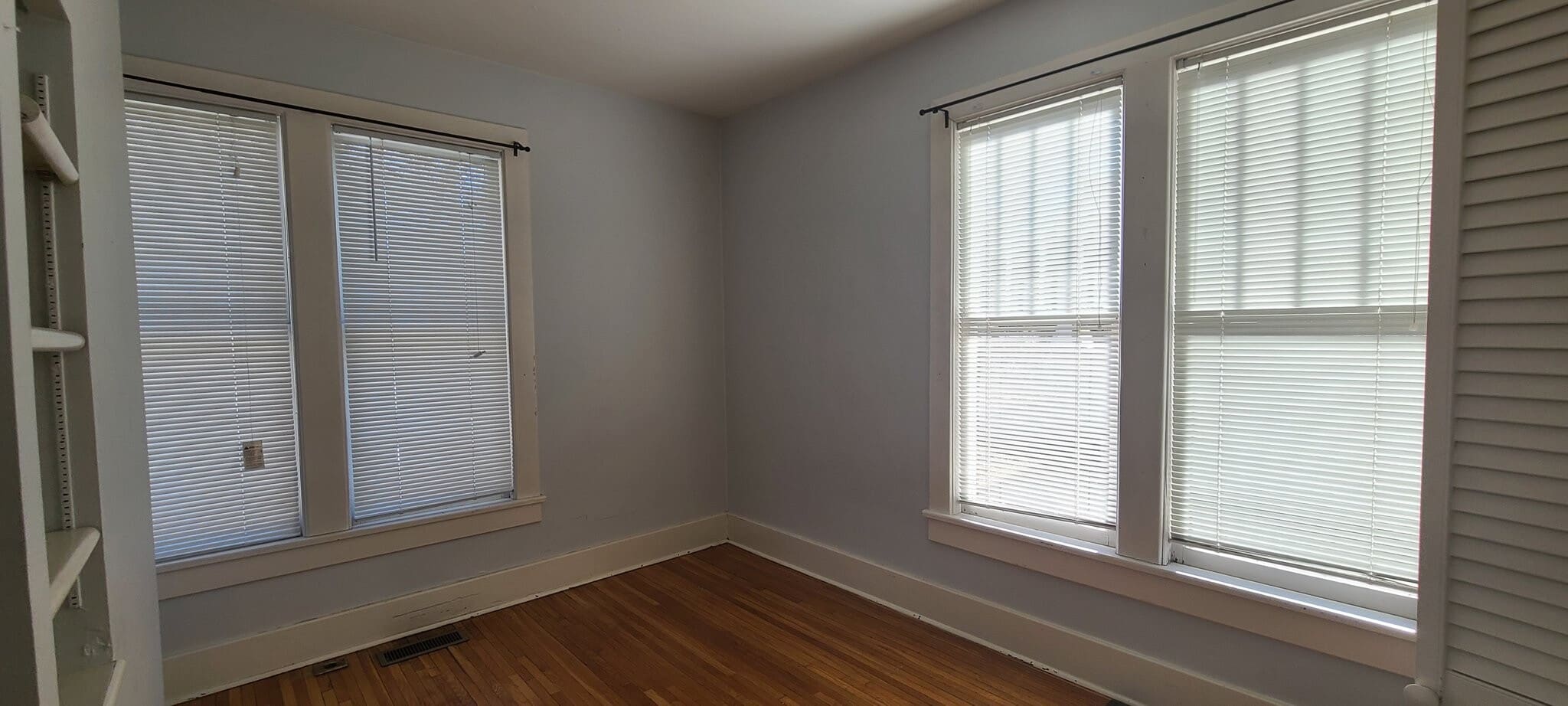 Building Photo - 1921 18th Ave S