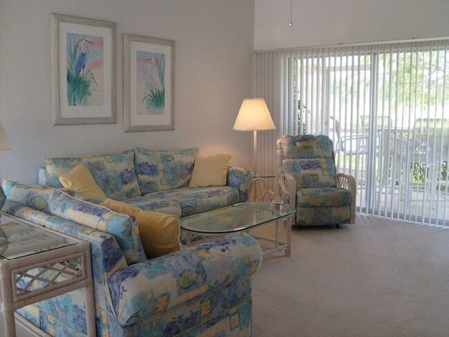 Building Photo - 6566 Fairway Gardens Dr