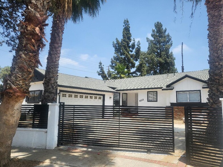 Primary Photo - 8856 Casaba Ave