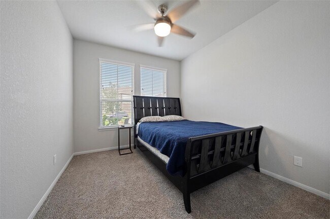 Building Photo - 2277 Forest Chestnut Dr