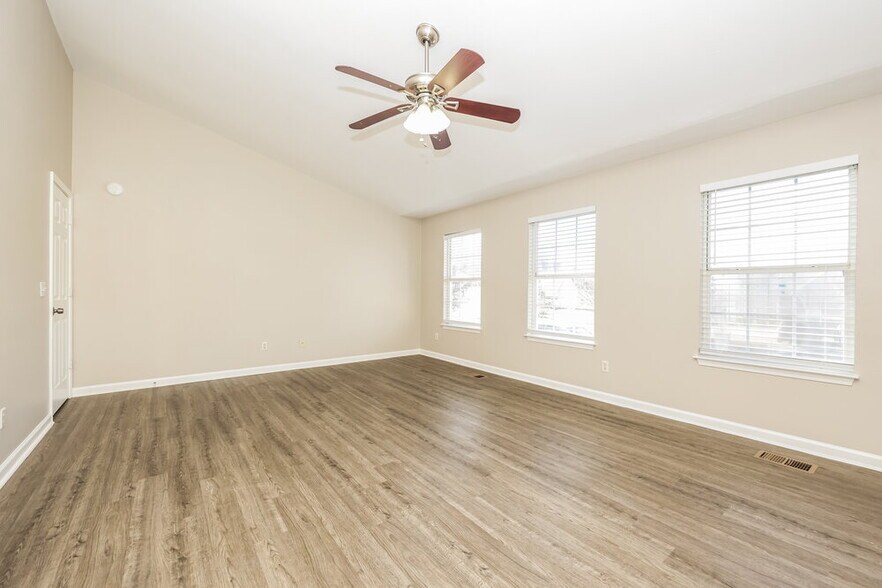 Building Photo - 1523 Waxman Dr