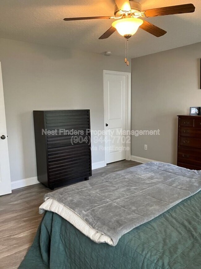 Building Photo - 7482 Sunnydale Ln