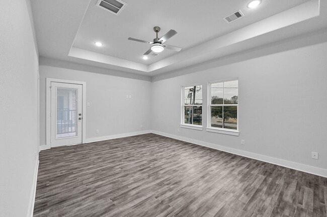 Building Photo - 4677 Bellfort Ave