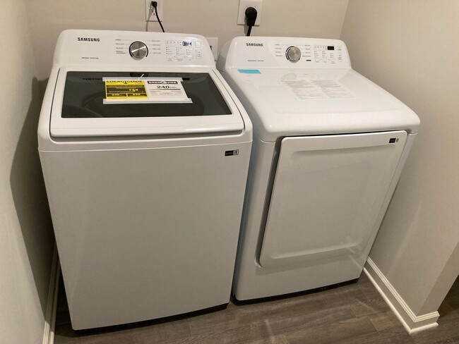 Building Photo - New & Improved Price!