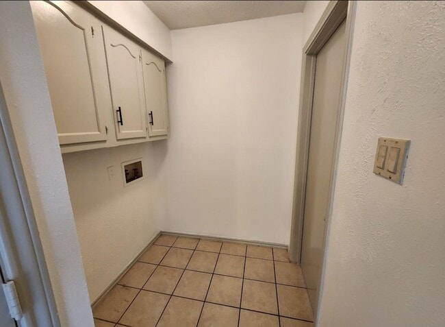 Building Photo - 10525 Big Thicket Dr