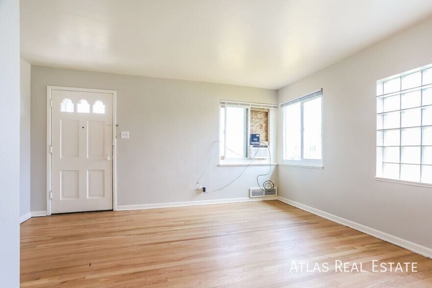 Building Photo - 7111 E 60th Way