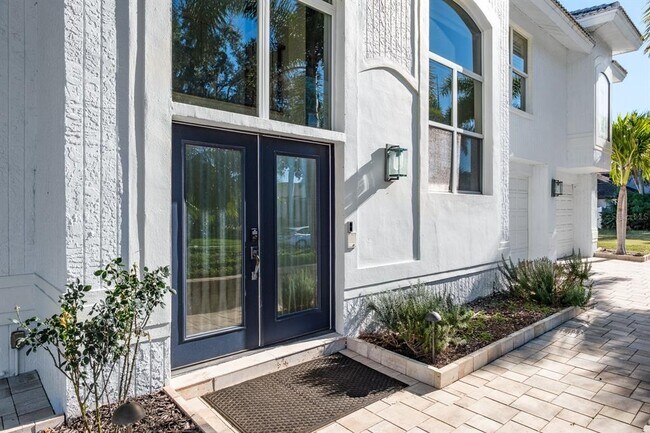 Building Photo - 5949 Seabird Dr S