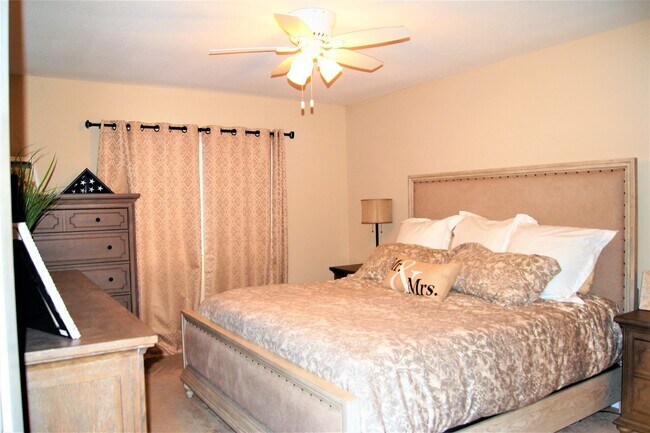 Building Photo - 10756 Sayers Ct