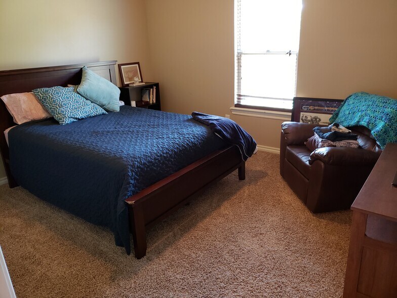 Building Photo - 1233 Red Rock Drive