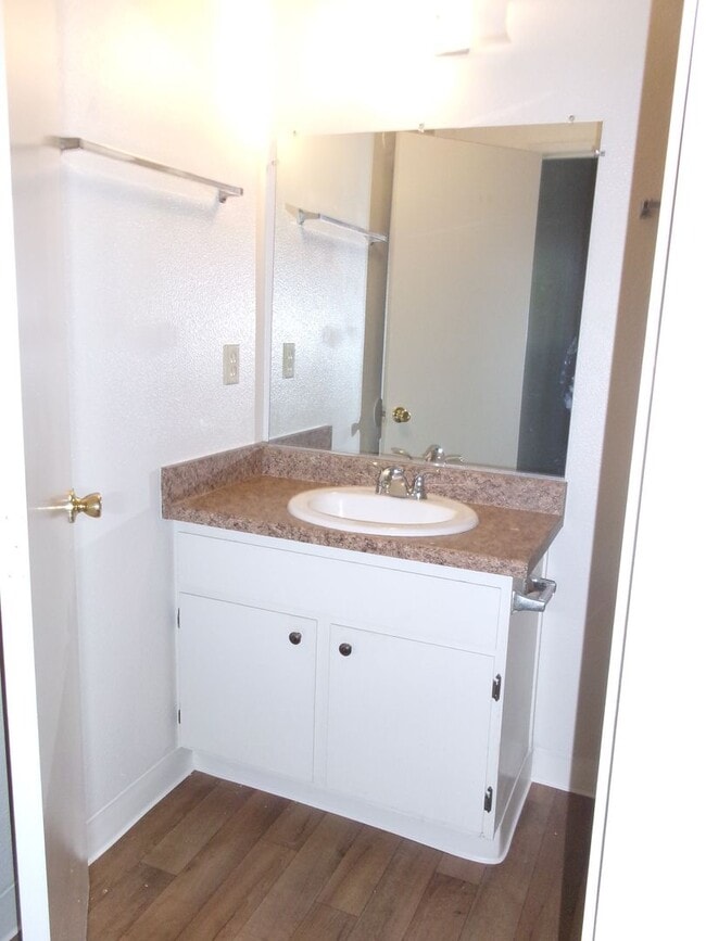 Building Photo - 9404