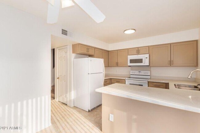 Building Photo - 1042 S Mariana St