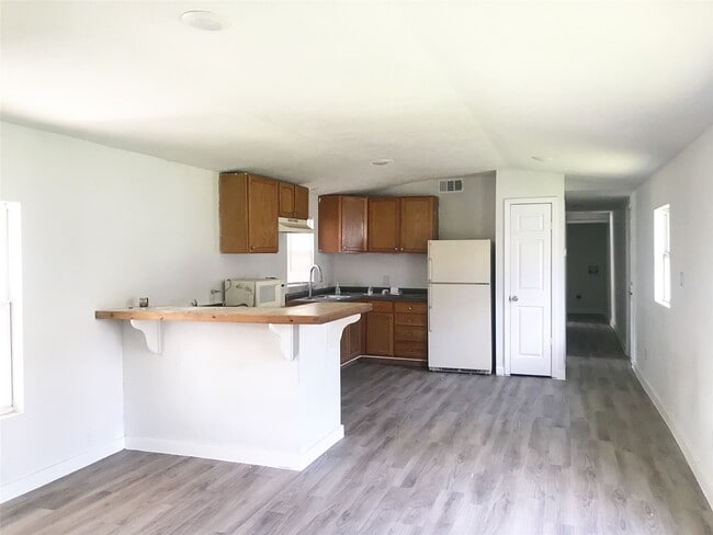 Building Photo - 3510 Fox Dr