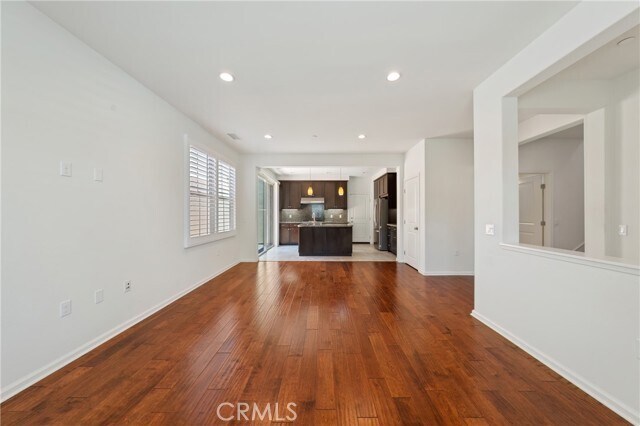 Building Photo - 75 Emerald Clover