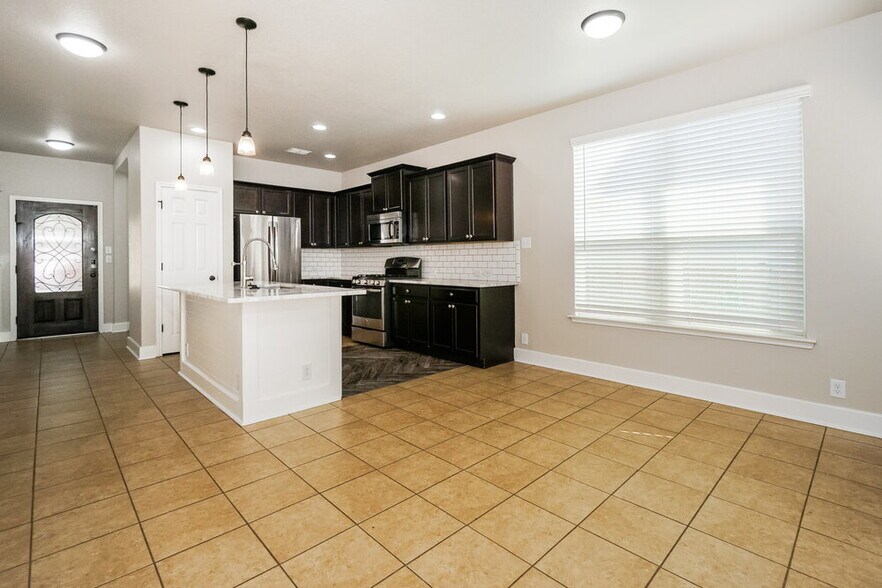 Building Photo - 141 Elisabeth Run