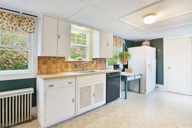 Building Photo - 43 Estling Lake Rd