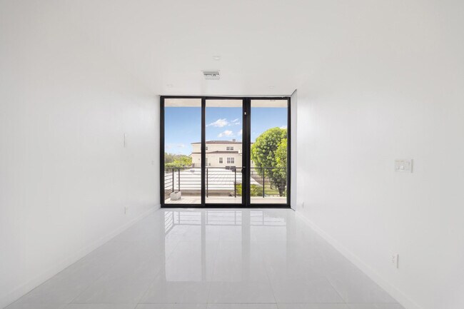 Building Photo - 2516 NE 21st St