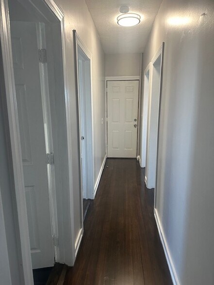 Building Photo - 96 Heath St