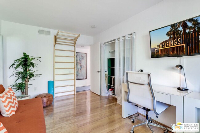 Building Photo - 2301 S Sky View Dr