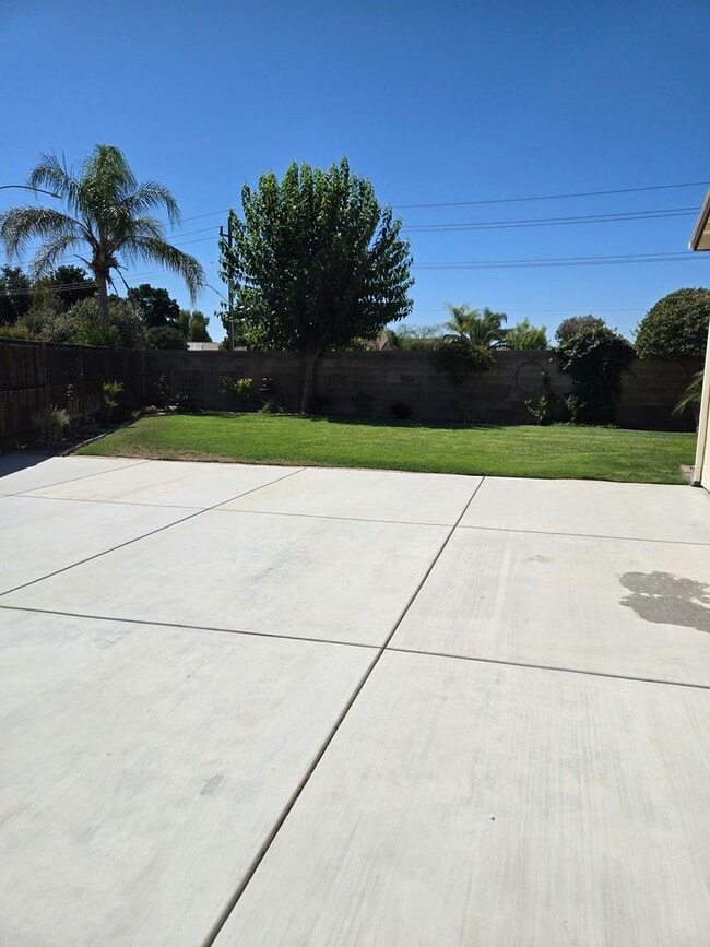 Building Photo - Beautiful 3 bedroom!