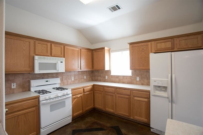 Building Photo - 16910 Tortoise St