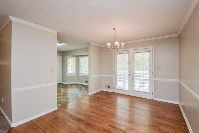 Building Photo - 15 Glenloch Point