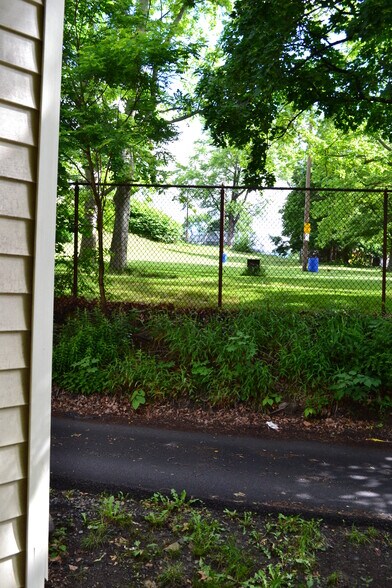 Building Photo - 2115 Hollister Ave