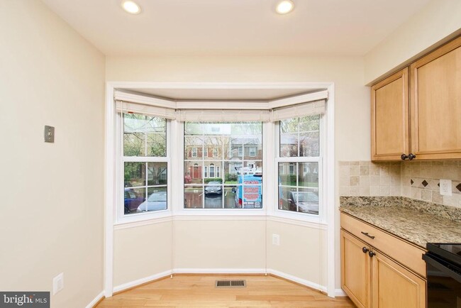 Building Photo - 6136 Summer Park Ln