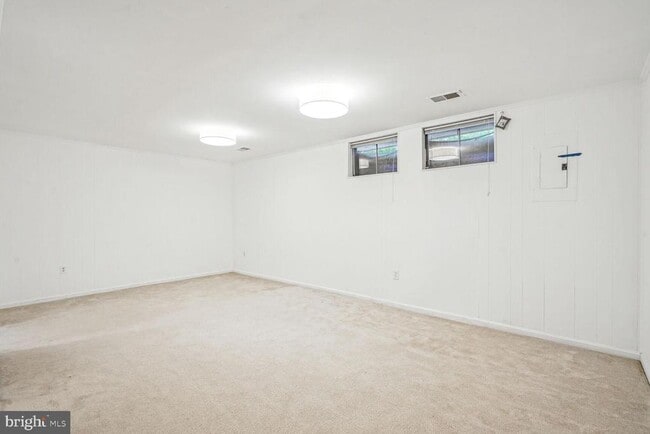 Building Photo - 9909 Hemlock Woods Ln