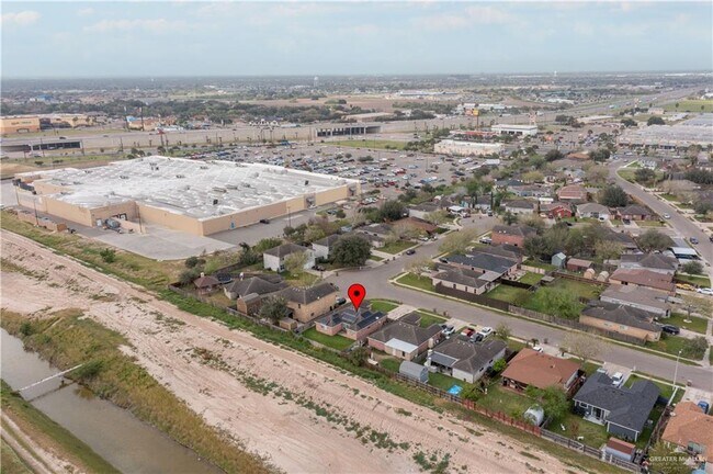 Building Photo - 17 Yary Dr