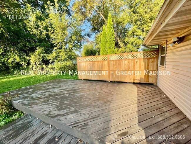Building Photo - 425 Sunnyview Ln