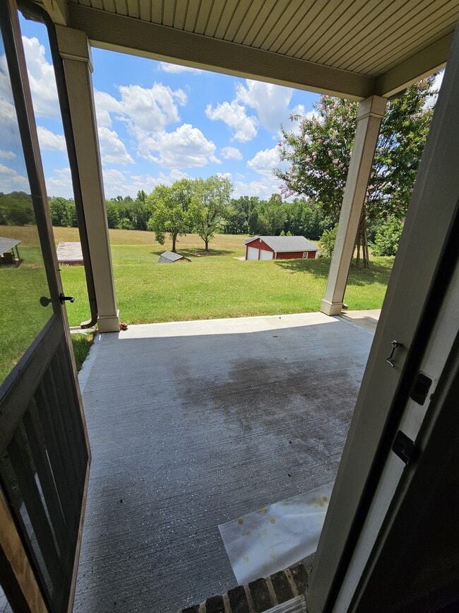 Building Photo - 416 Sunnybrook Ln